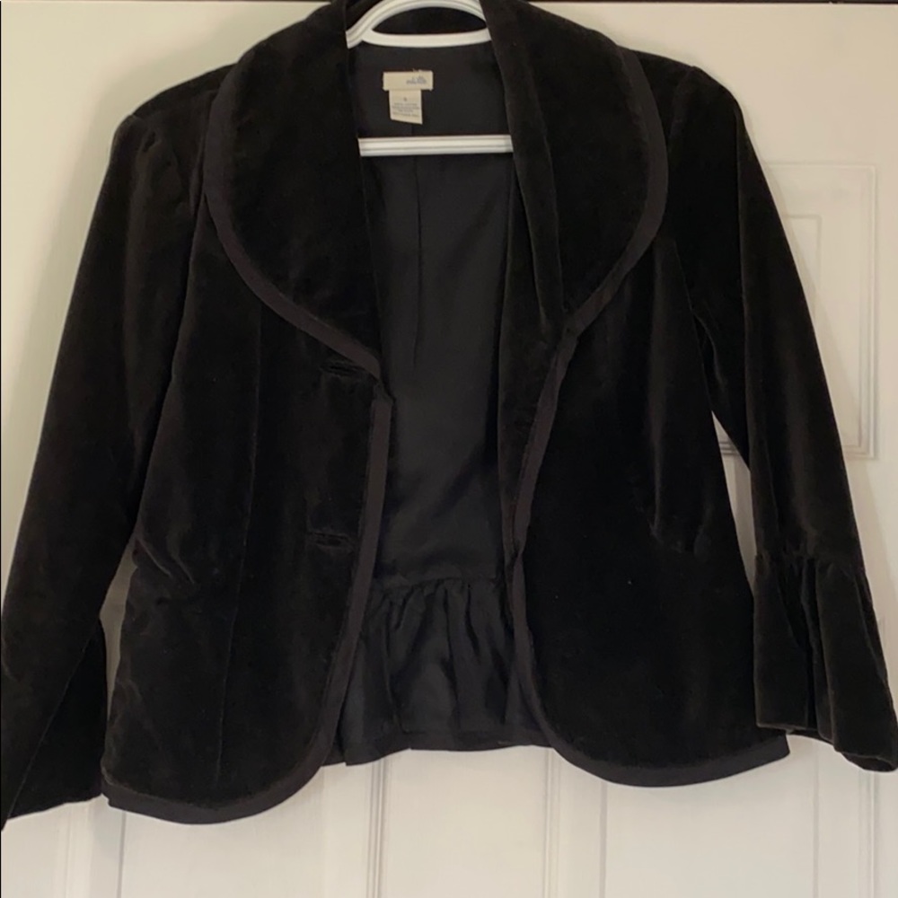 Black cropped velvet blazer